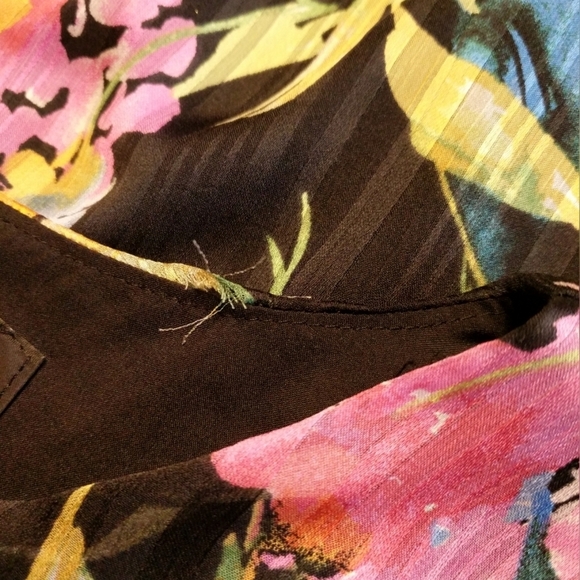 Investments II Black and Floral blouse size 3X - Picture 6 of 6